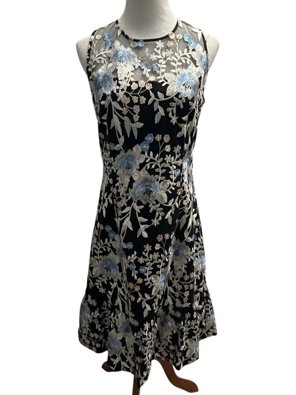 White House Black Market Size 10 Black Floral Embroidered Lace Sheath Dress NWOT
